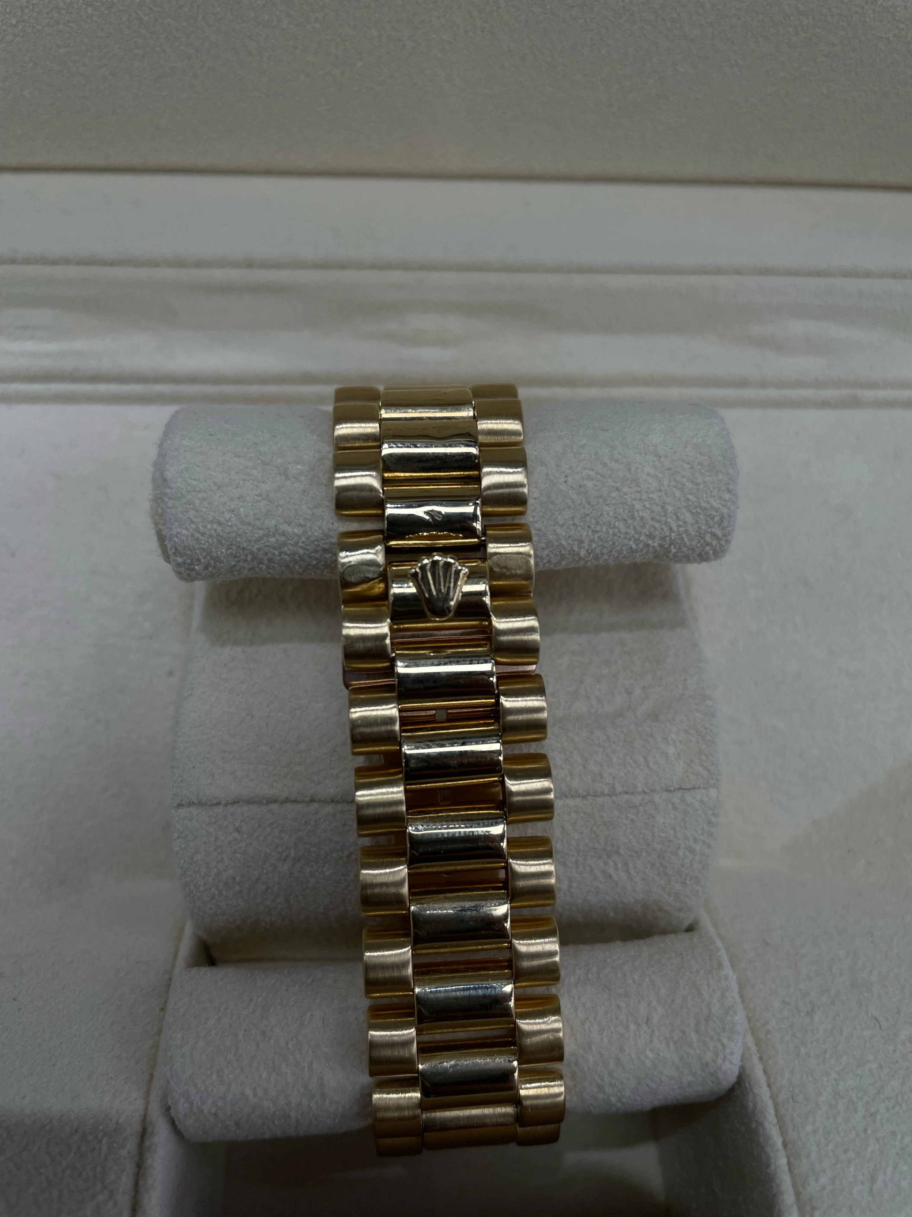 ROLEX DAY-DATE 18K GOLD WITH DIAMOND STONES ROMANX RED FACE  36MM - 18238 - Image 6