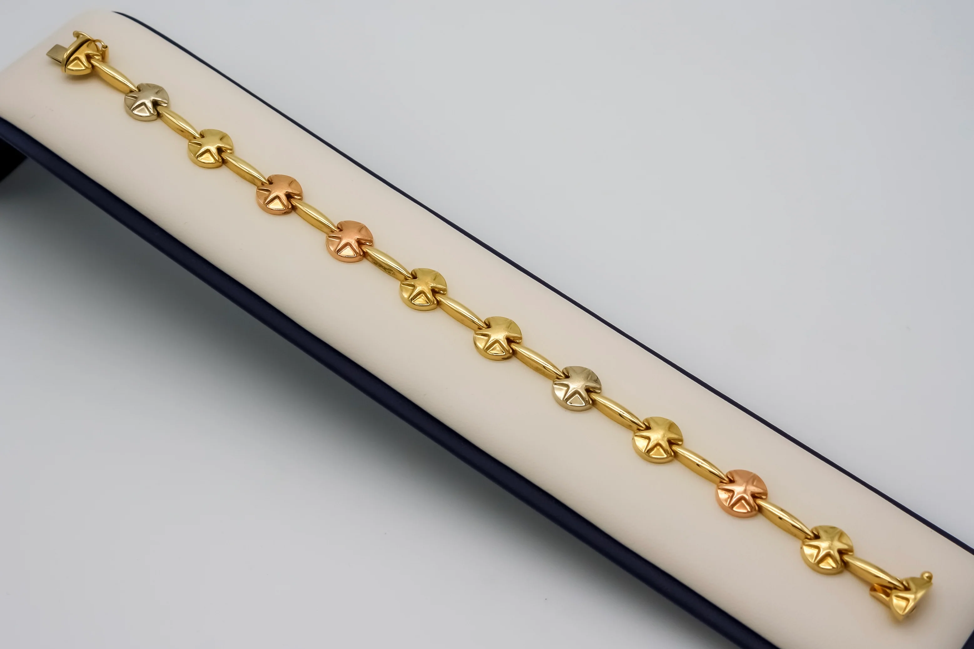 Women’s Fancy Tri-Color Star Necklace Set In 18K Gold - Image 5